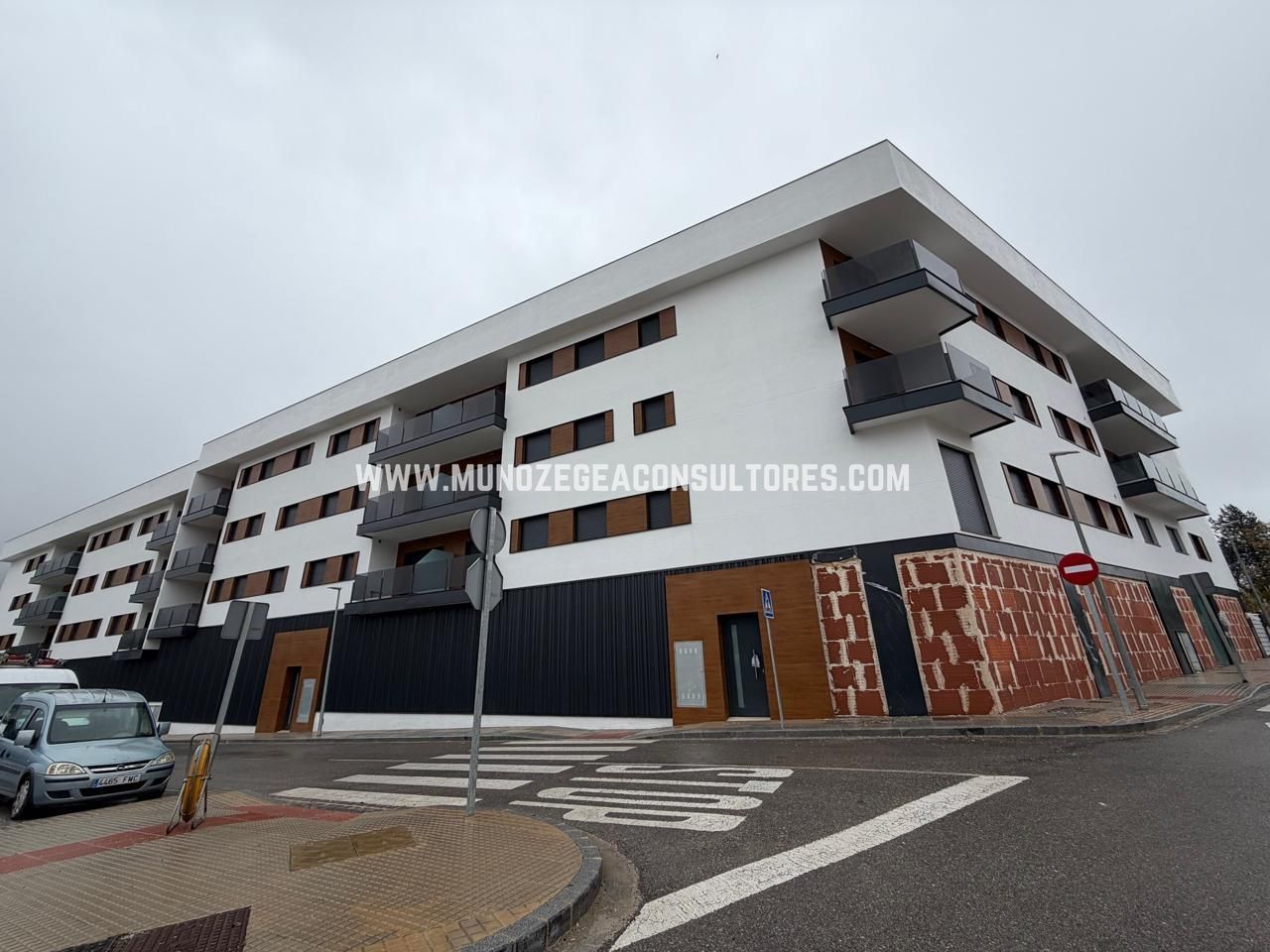 Vista exterior de Pis en venda en Lucena amb Aire condicionat, Terrassa i Traster