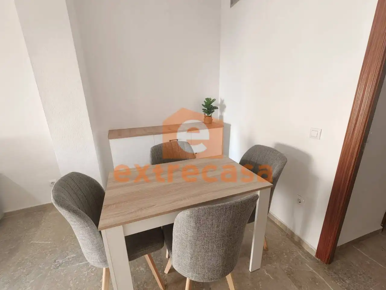 Dining room of Apartments for rent in Badajoz  with Air Conditioner and Heating