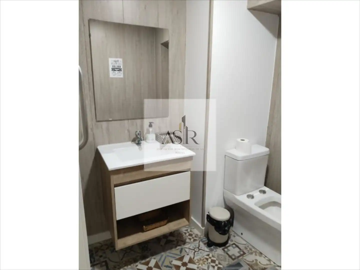 Bathroom of Office for rent in Alzira