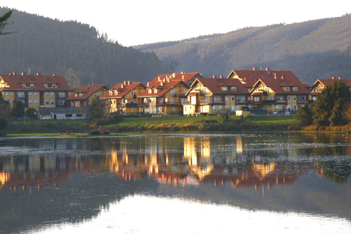 Exterior view of Attic for sale in Bárcena de Cicero  with Heating, Terrace and Storage room