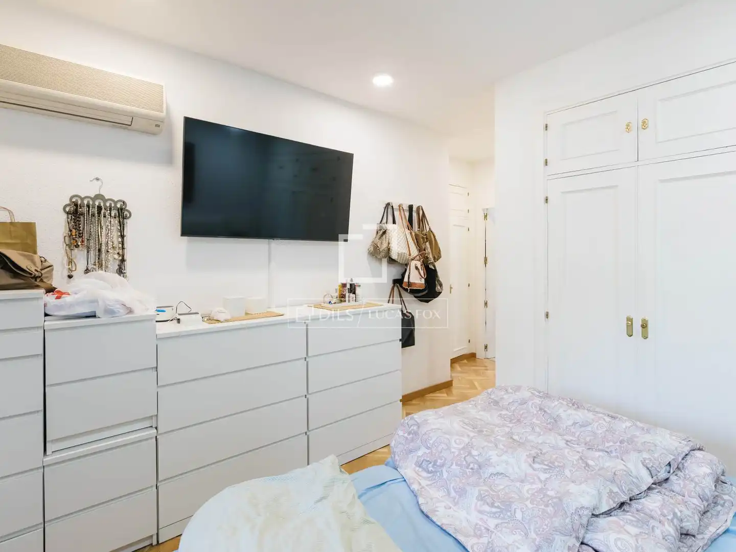 Bedroom of Flat for rent in Madrid  with Air Conditioner, Heating and Private garden