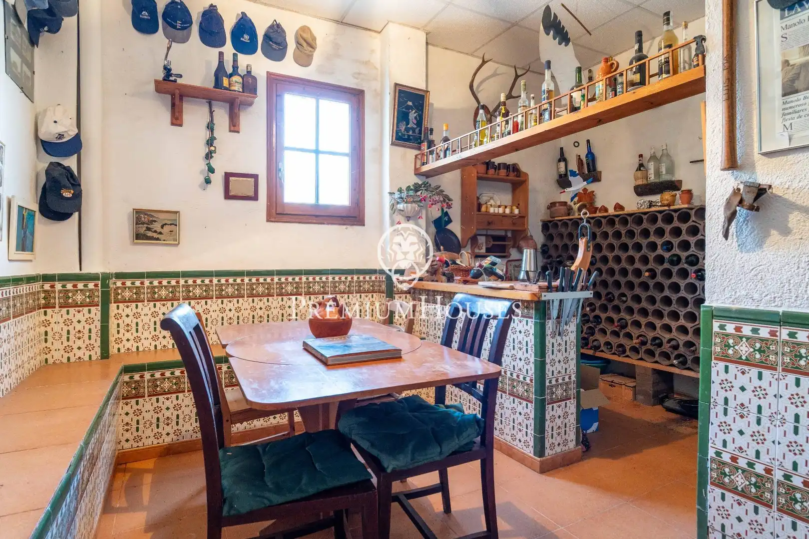 Cuina de Casa o xalet en venda en Vilanova i la Geltrú amb Calefacció, Jardí privat i Terrassa
