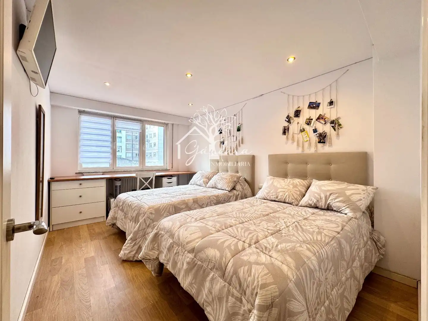 Schlafzimmer von Wohnung zum Verkauf in Ferrol mit Heizung, Parkett und Terrasse