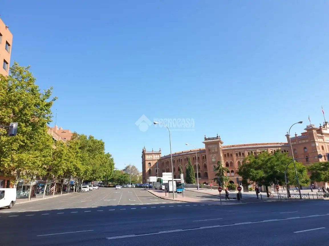 Außenansicht von Wohnung zur Miete in Madrid