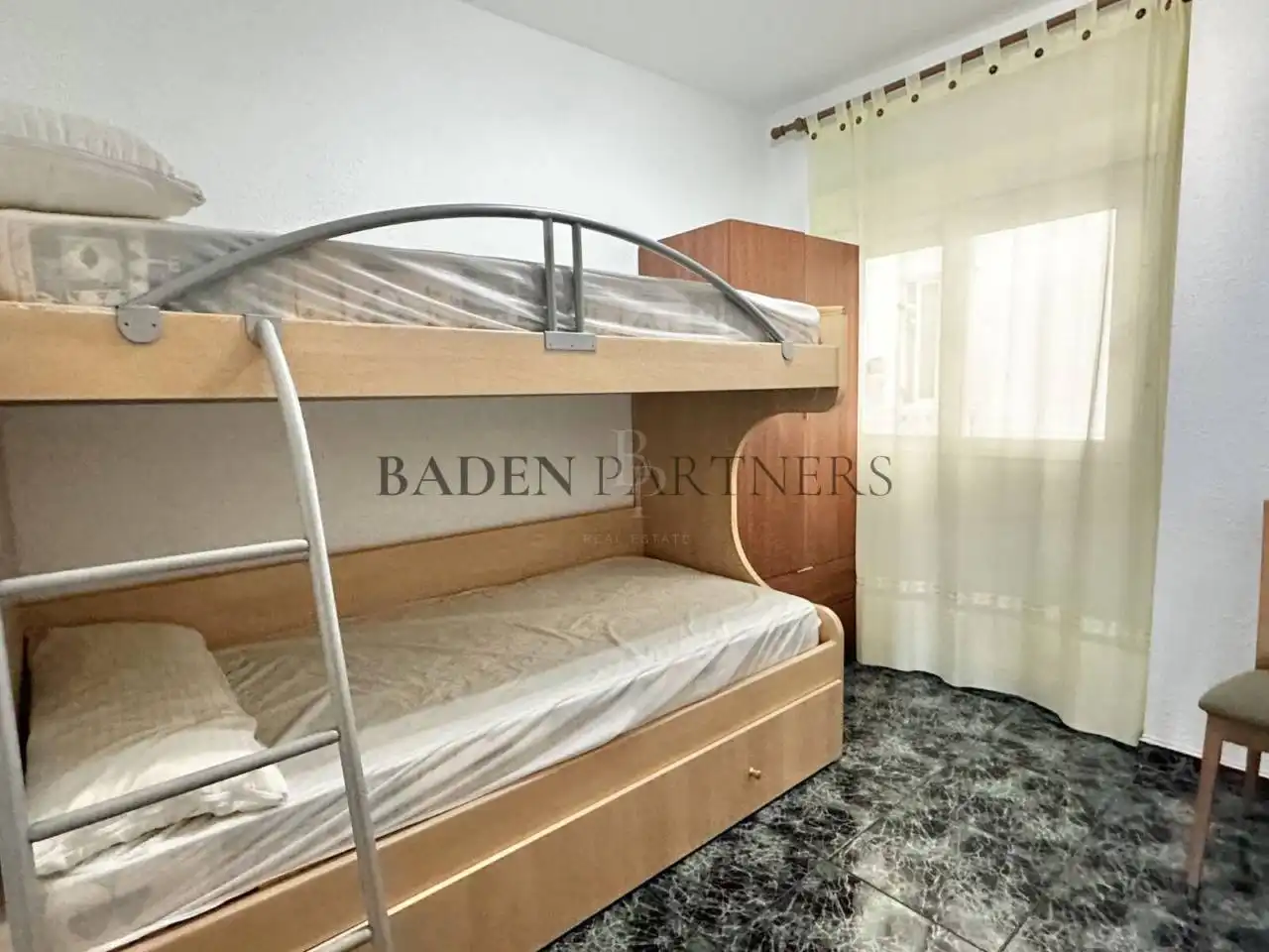 Habitación de Piso de alquiler en Vinaròs con Aire acondicionado, Terraza y Amueblado