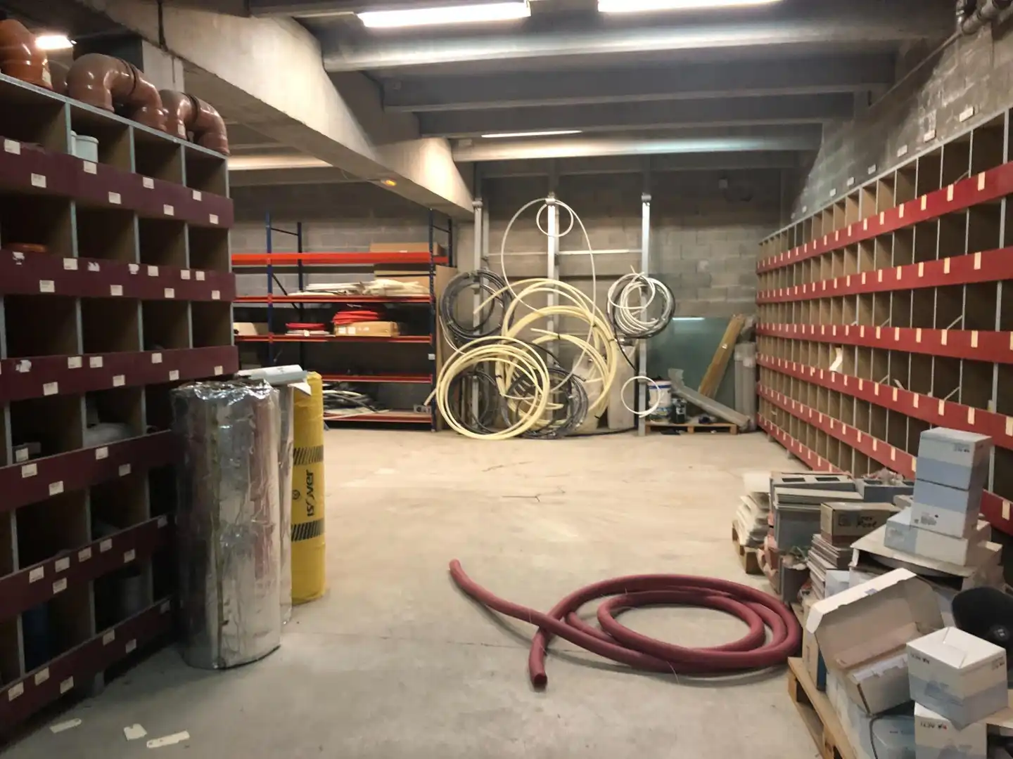 Nau industrial en venda en Abrera