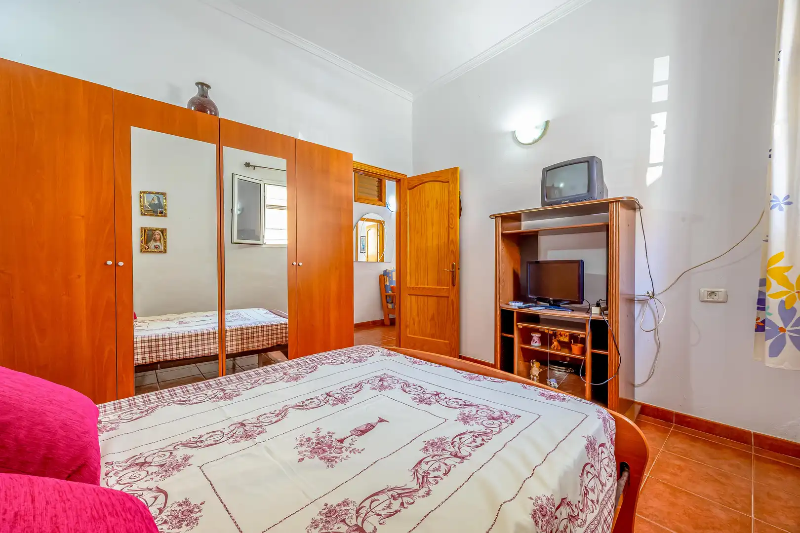Bedroom of Houses for sale in San Bartolomé de Tirajana