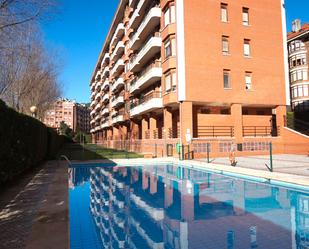 Piscina de Pis en venda en Castro-Urdiales amb Calefacció, Terrassa i Moblat