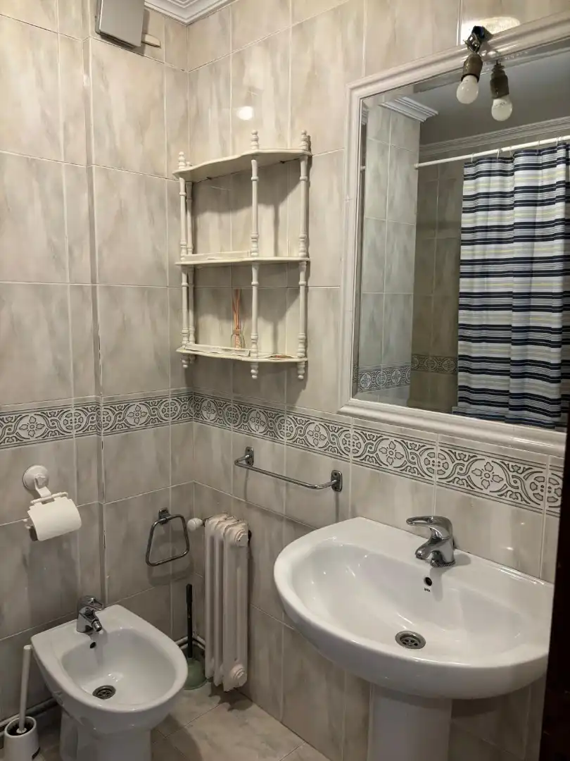 Flat for rent in Rúa de San Pedro de Mezonzo, Ensanche - Sar