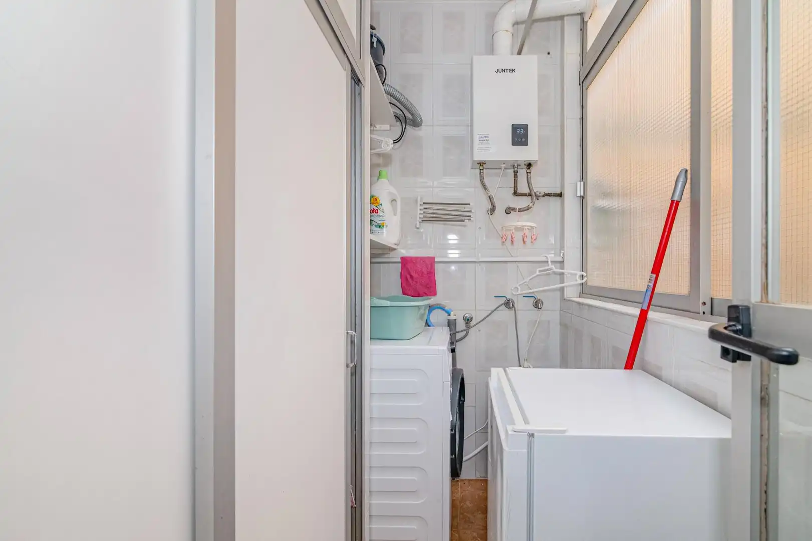 Bathroom of Flat for sale in Atarfe  with Air Conditioner, Heating and Terrace
