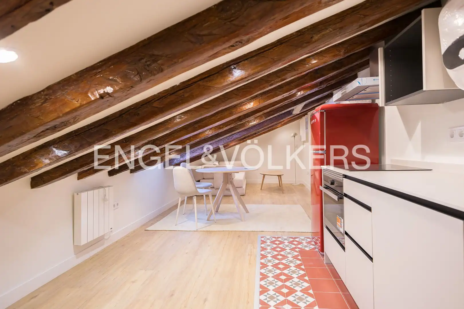 Cuina de Estudi de lloguer en Madrid amb Aire condicionat, Calefacció i Parquet