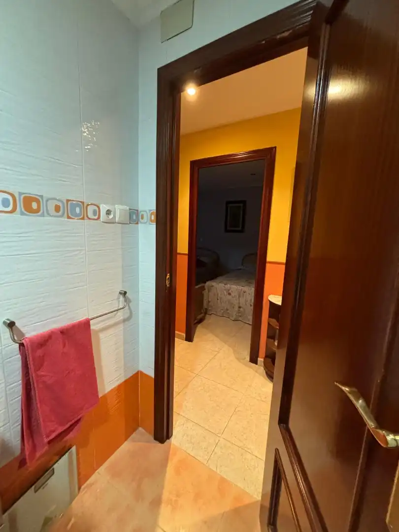Badezimmer von Wohnung zum Verkauf in Zuera mit Klimaanlage, Heizung und Privatgarten