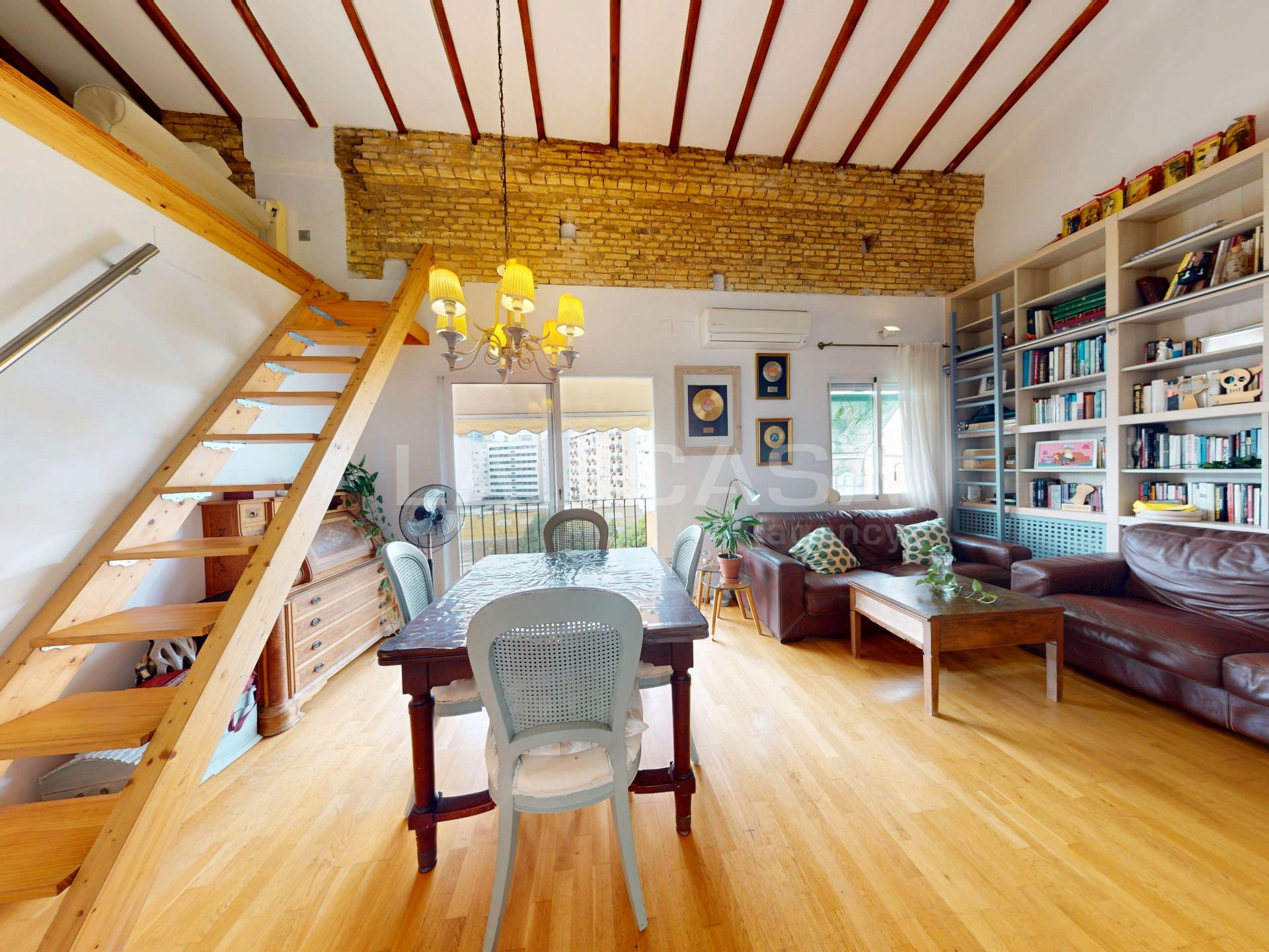 Living room of Flat for sale in  Valencia Capital  with Air Conditioner and Balcony