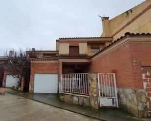 Vista exterior de Edifici en venda en Cervera de los Montes