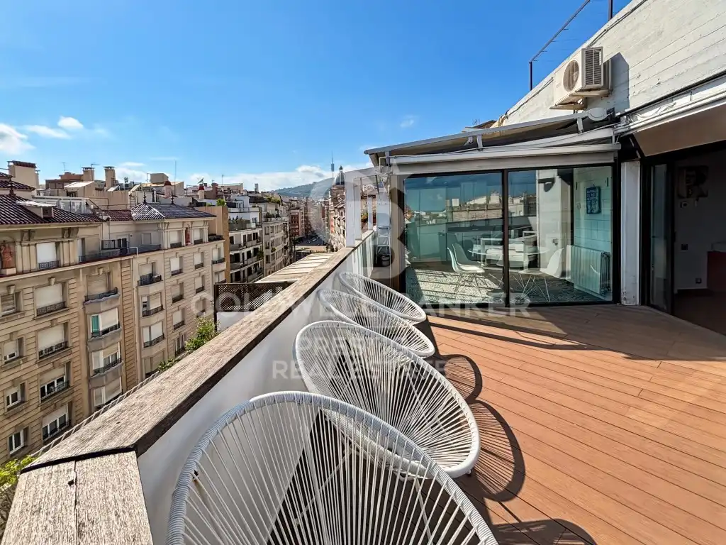 Terrassa de Àtic en venda en Barcelona amb Terrassa i Moblat