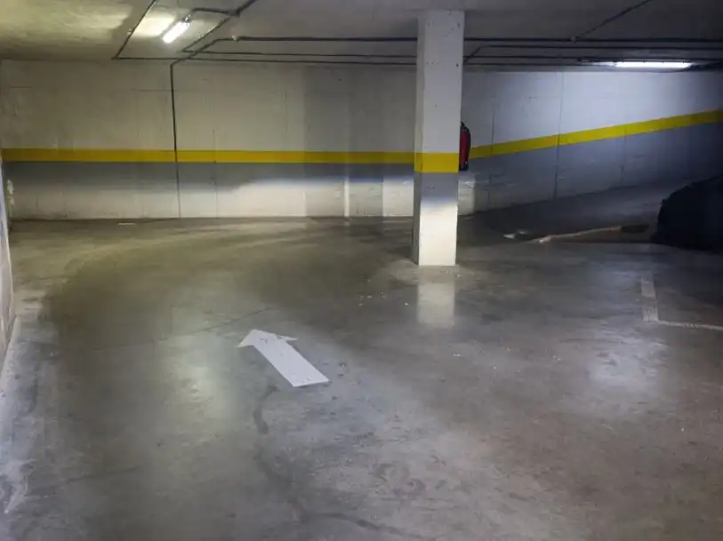 Parking of Garage for rent in Madrid  with Alarm