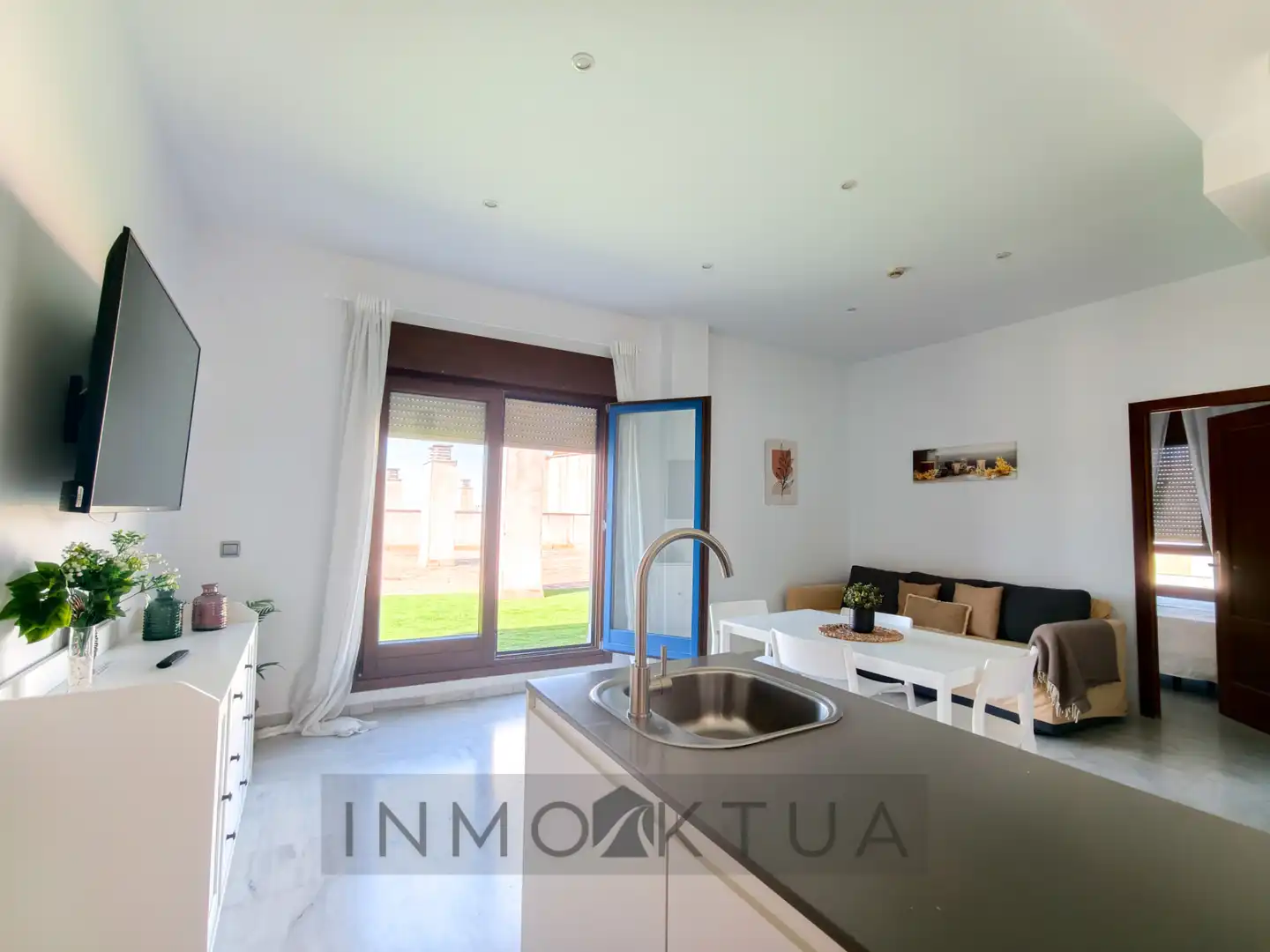 Vista exterior de Piso en venta en Bormujos con Aire acondicionado, Terraza y Amueblado