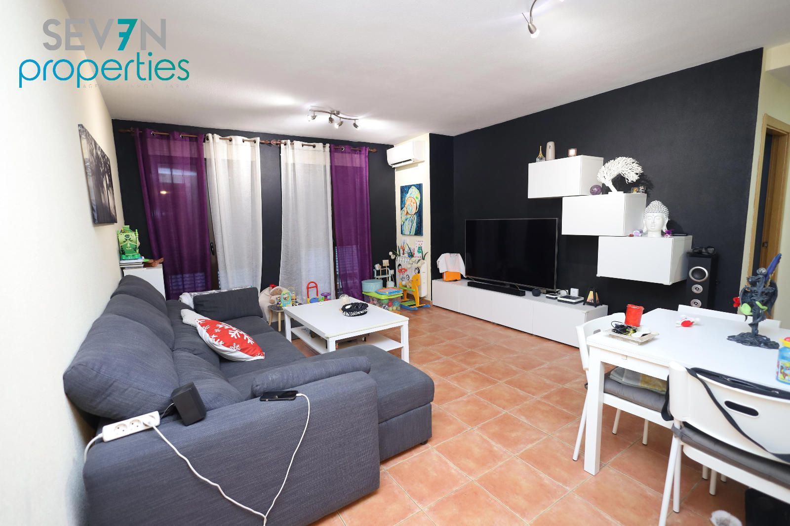 Living room of Flat for sale in Camarena  with Heating, Terrace and Storage room