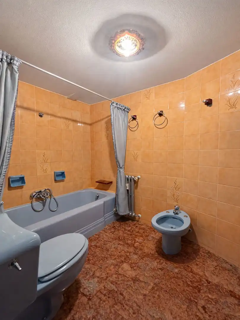 Bathroom of Flat for sale in Zaragoza  with Heating