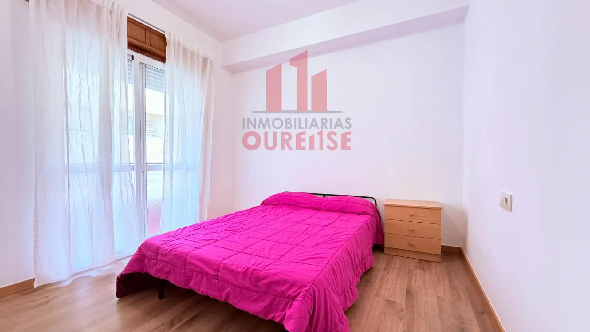 Habitación de Piso de alquiler en Ourense Capital  con Calefacción