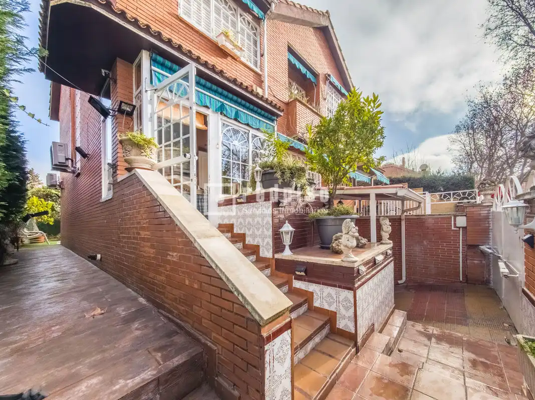 Vista exterior de Casa o chalet en venta en Alcorcón con Aire acondicionado, Calefacción y Jardín privado