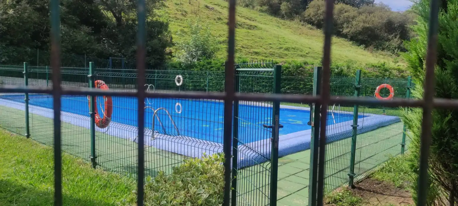 Piscina de Pis en venda en Suances amb Jardí privat i Balcó