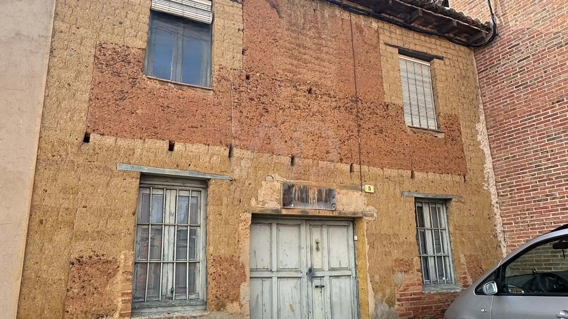 Vista exterior de Edifici en venda en San Andrés del Rabanedo