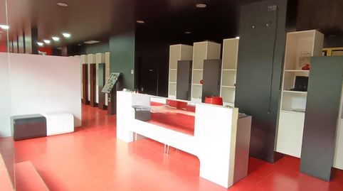 CENTRO DE PELUQUERÍA EN ALQUILER CON TRASPASO EN CALELLA  LOCAL DE 150m2 EN ZONA MUY CERCANA AL CENTRO, imatge 3
