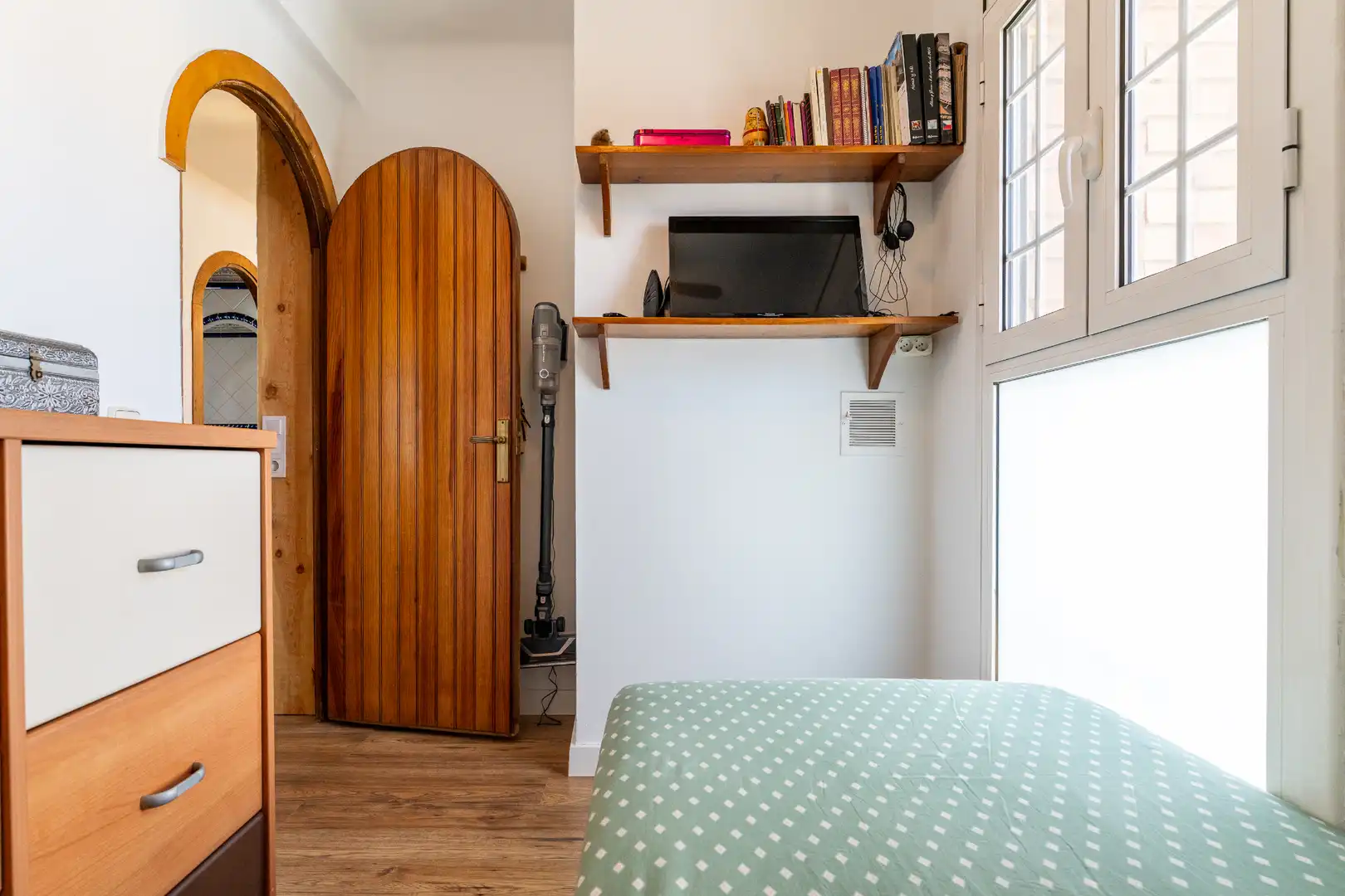 Schlafzimmer von Dachboden zum Verkauf in Reus mit Klimaanlage, Heizung und Parkett