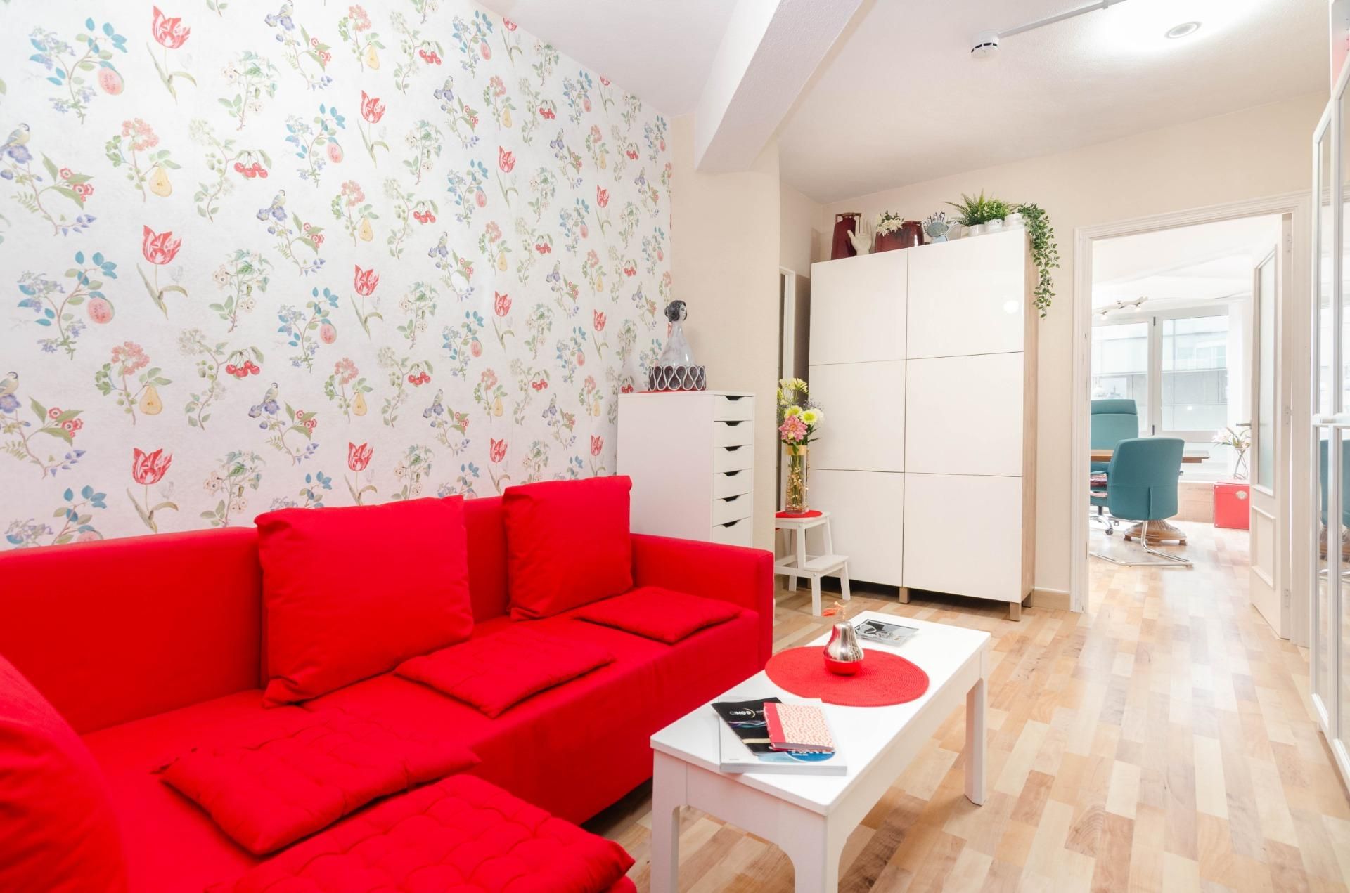 Sala d'estar de Oficina en venda en Oviedo  amb Calefacció