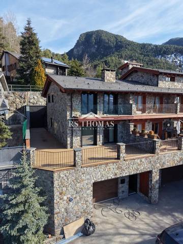 Casa adosada en Venta en Carretera de la Plana, 42°32'03.5"N 1°35'37.4"E en Els Cortals