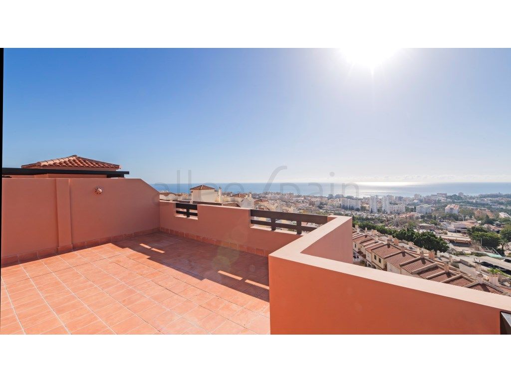 Vista exterior de Àtic en venda en Benalmádena