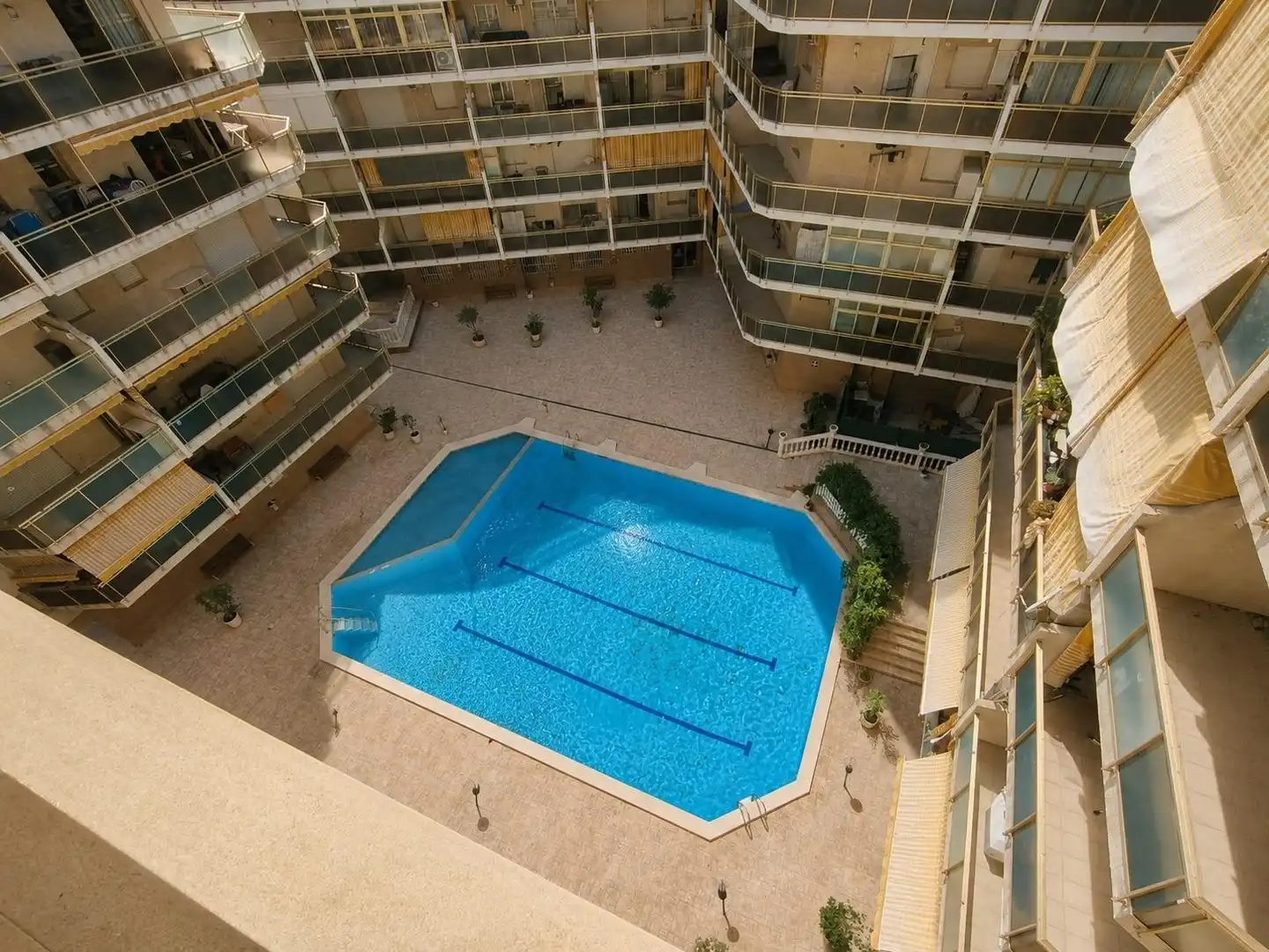 Piscina de Ático en venta en Salou con Terraza, Amueblado y Piscina comunitaria