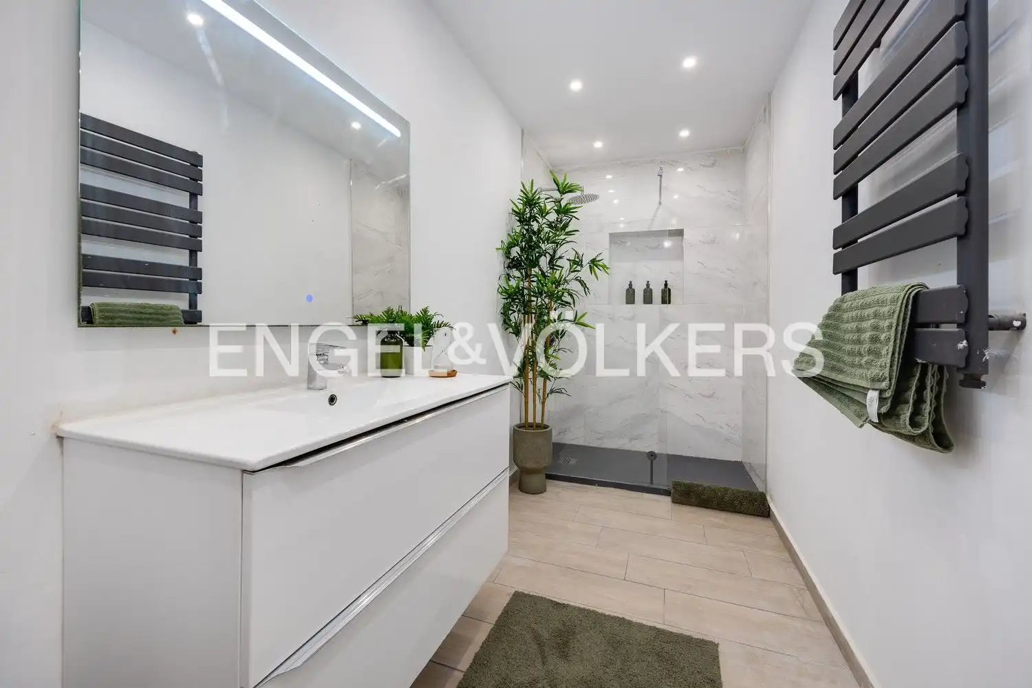 Bathroom of Country homes for sale in Torrevieja  with Air Conditioner, Heating and Private garden