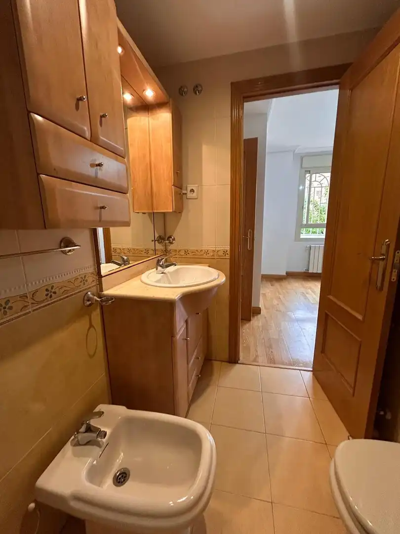 Badezimmer von Wohnung zum Verkauf in Madrid mit Klimaanlage, Heizung und Gemeinschaftspool