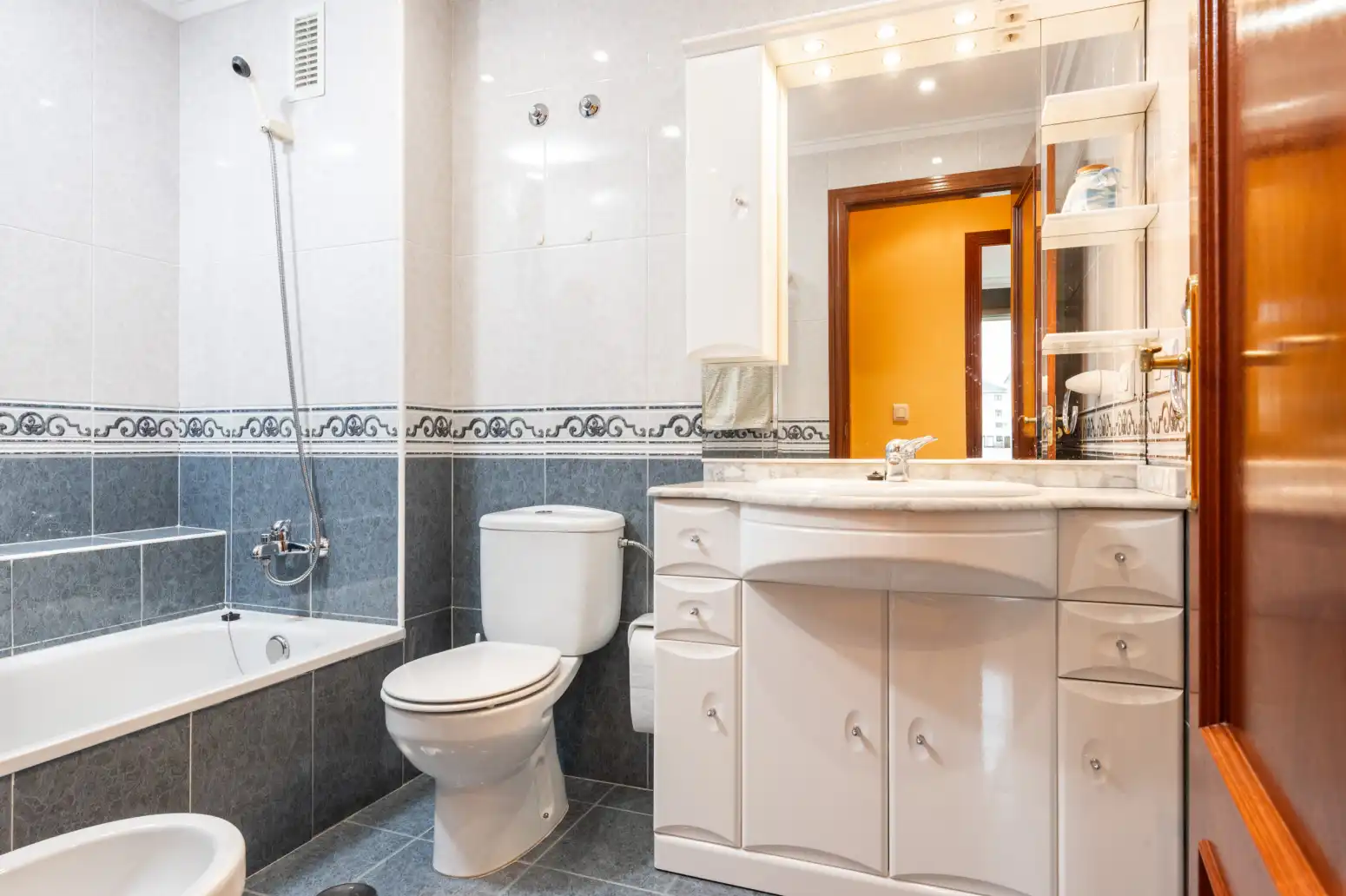 Flat for rent in Oviedo - CL EMILIO LLANEZA, 13, Corredoría - La Carisa - Prado de La Vega
