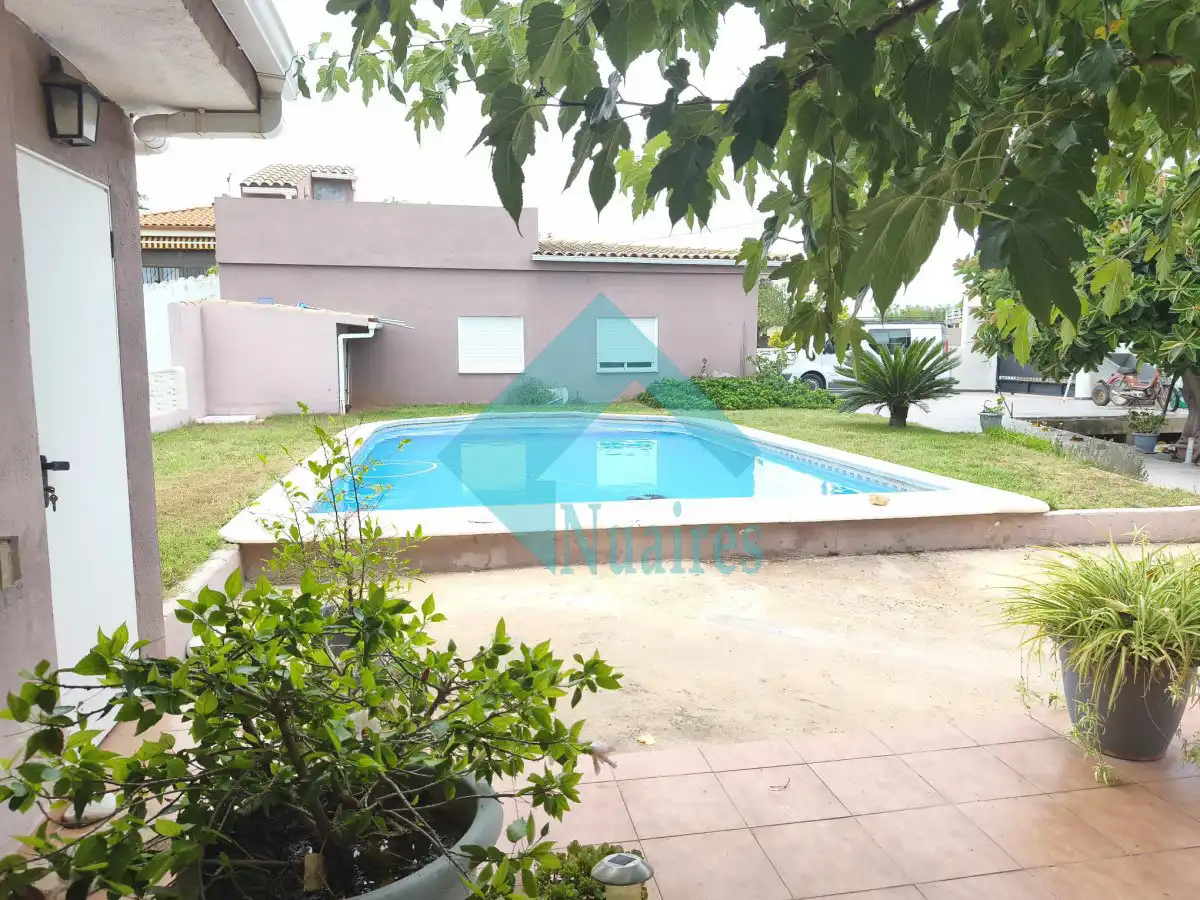 Piscina de Casa o chalet en venta en Castellón de la Plana / Castelló de la Plana con Aire acondicionado, Calefacción y Jardín privado