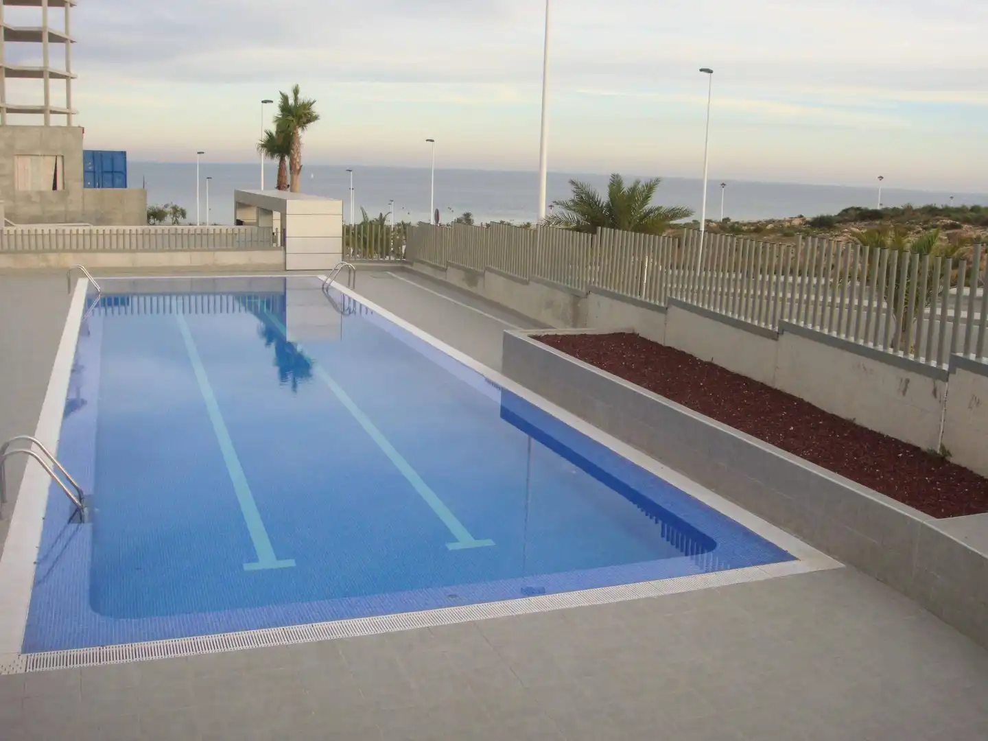 Piscina de Piso en venta en Elche / Elx con Aire acondicionado, Calefacción y Terraza