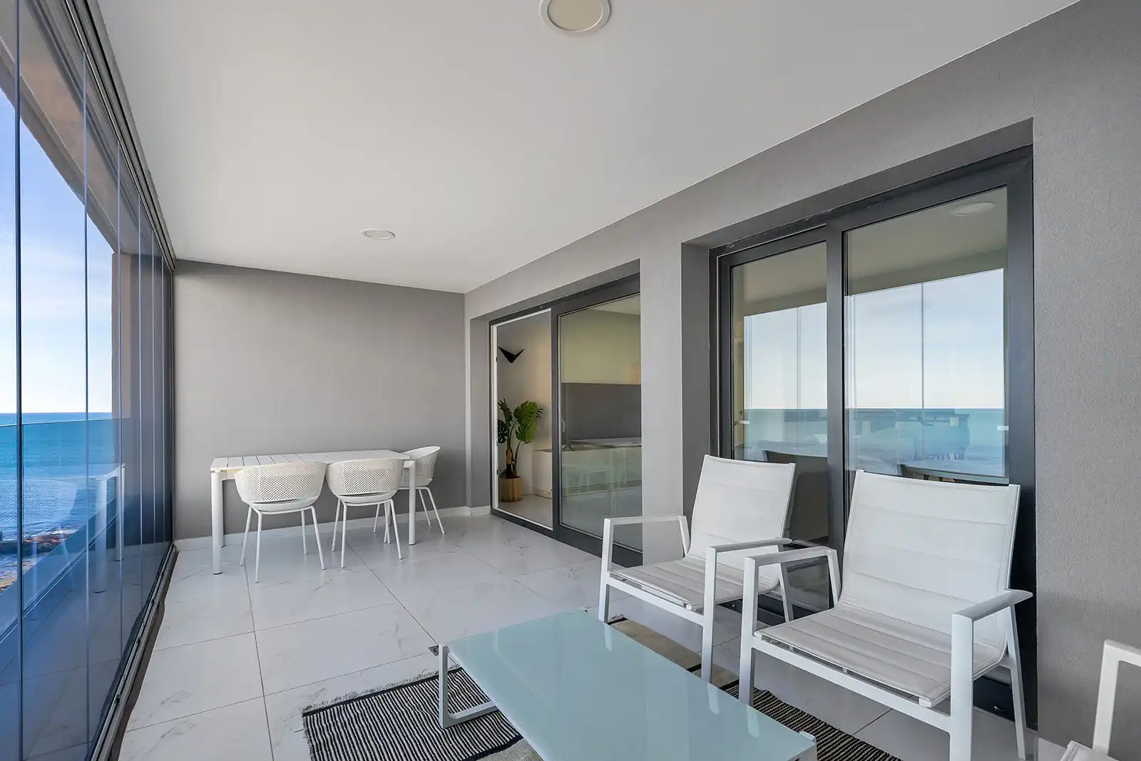 Terrassa de Apartament en venda en Torrevieja amb Terrassa, Traster i Moblat