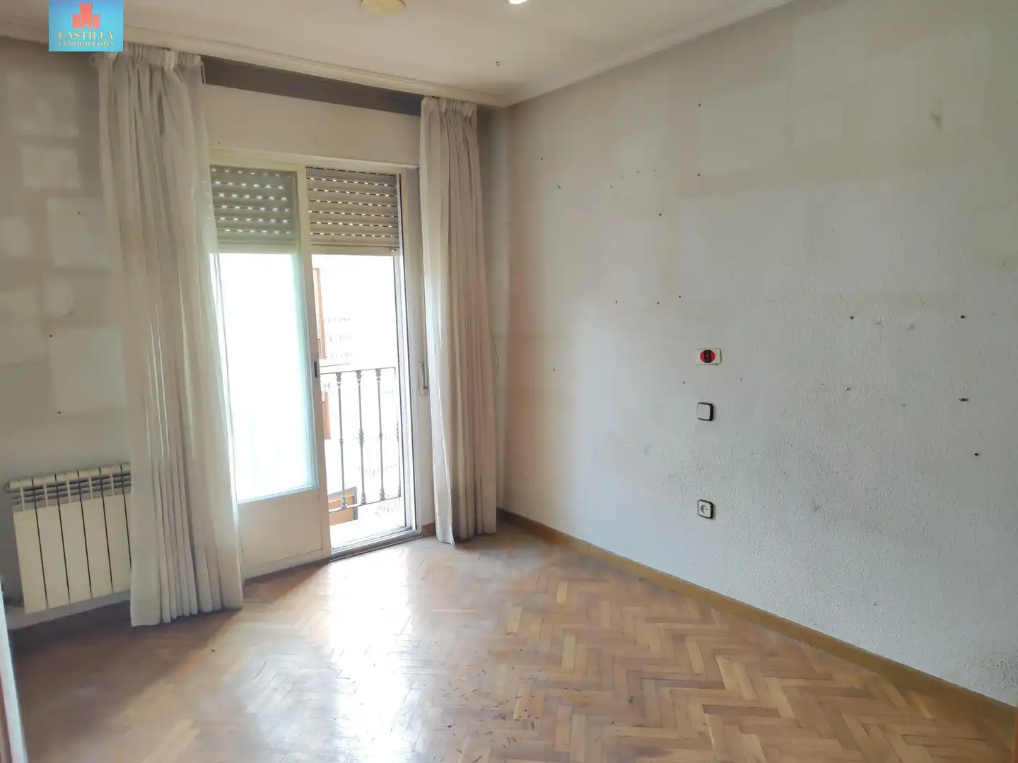 Habitación de Casa adosada en venta en Ávila con Calefacción, Jardín privado y Trastero
