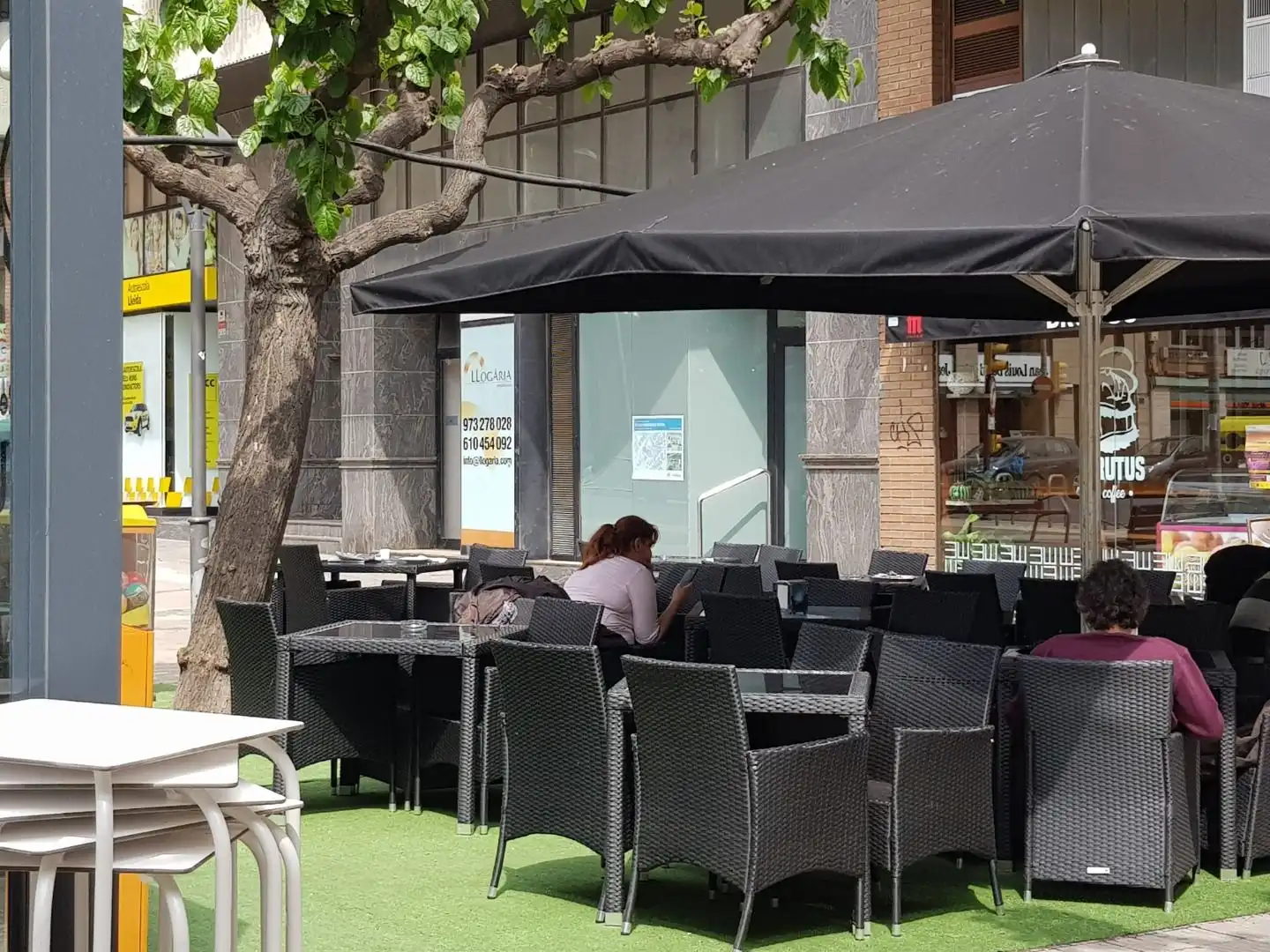Terraza de Local de alquiler en Lleida con Aire acondicionado