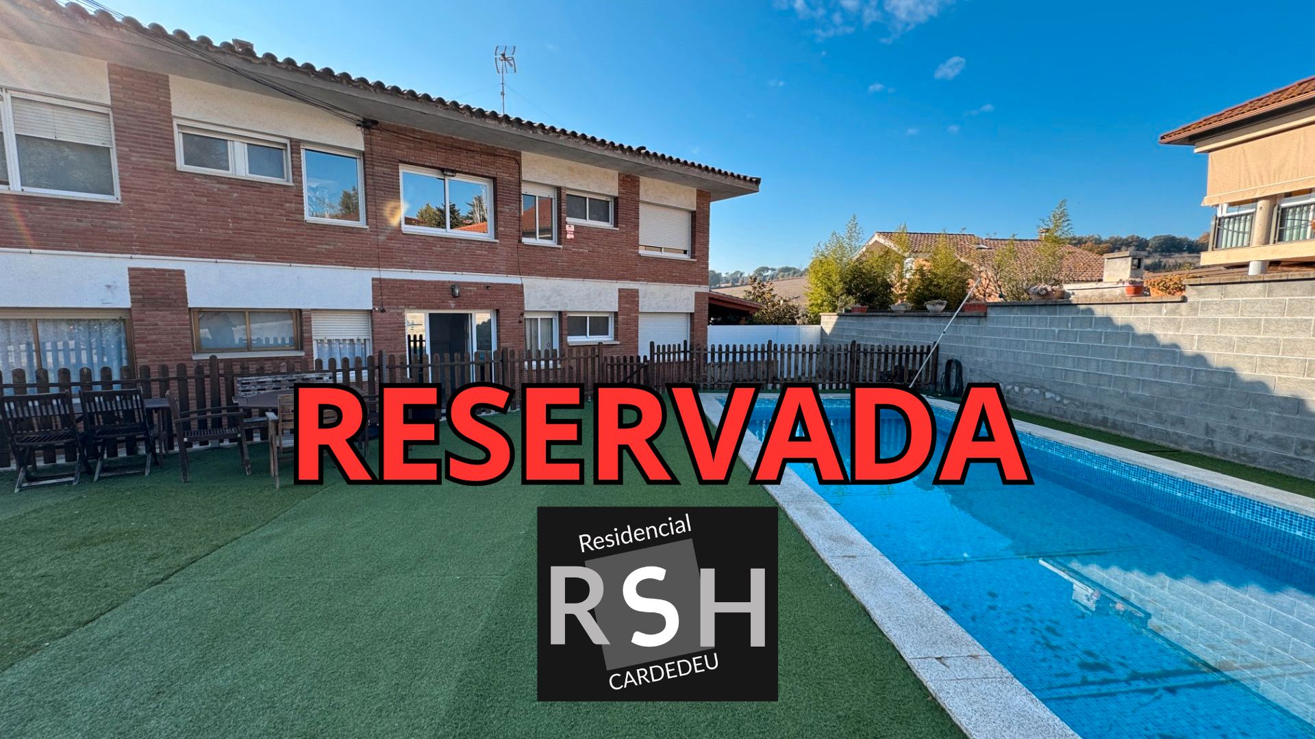 Vista exterior de Planta baixa en venda en La Roca del Vallès amb Calefacció, Jardí privat i Piscina comunitària