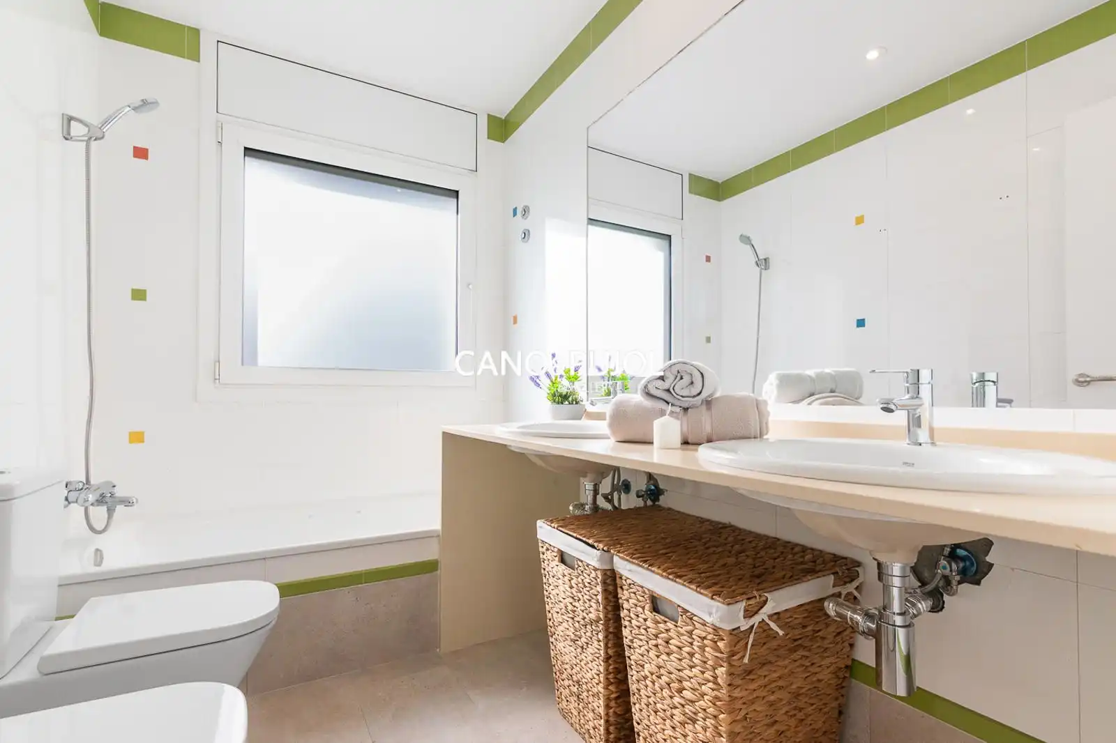 Bathroom of Houses for sale in Sant Cugat del Vallès  with Air Conditioner, Terrace and Swimming Pool