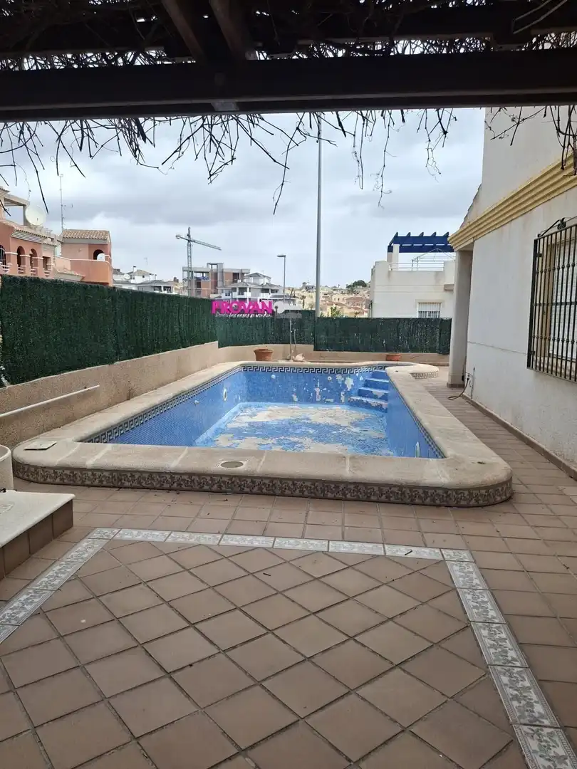 Piscina de Casa o xalet en venda en Orihuela amb Terrassa, Traster i Piscina