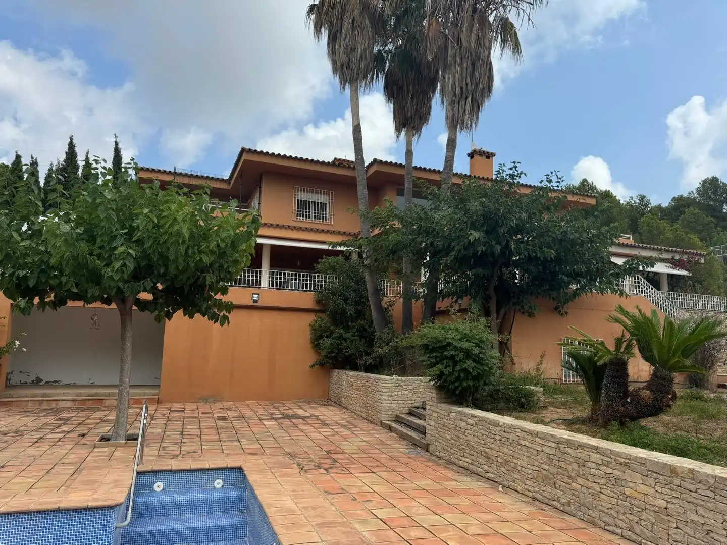 Vista exterior de Casa o xalet en venda en Borriol amb Aire condicionat, Jardí privat i Terrassa