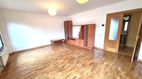 Foto 3 von Einfamilien-Reihenhaus zum Verkauf in Cardeñadijo, Burgos