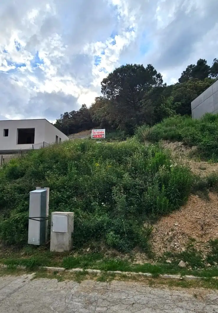 Terreny residencial en venda a Montagut i Oix