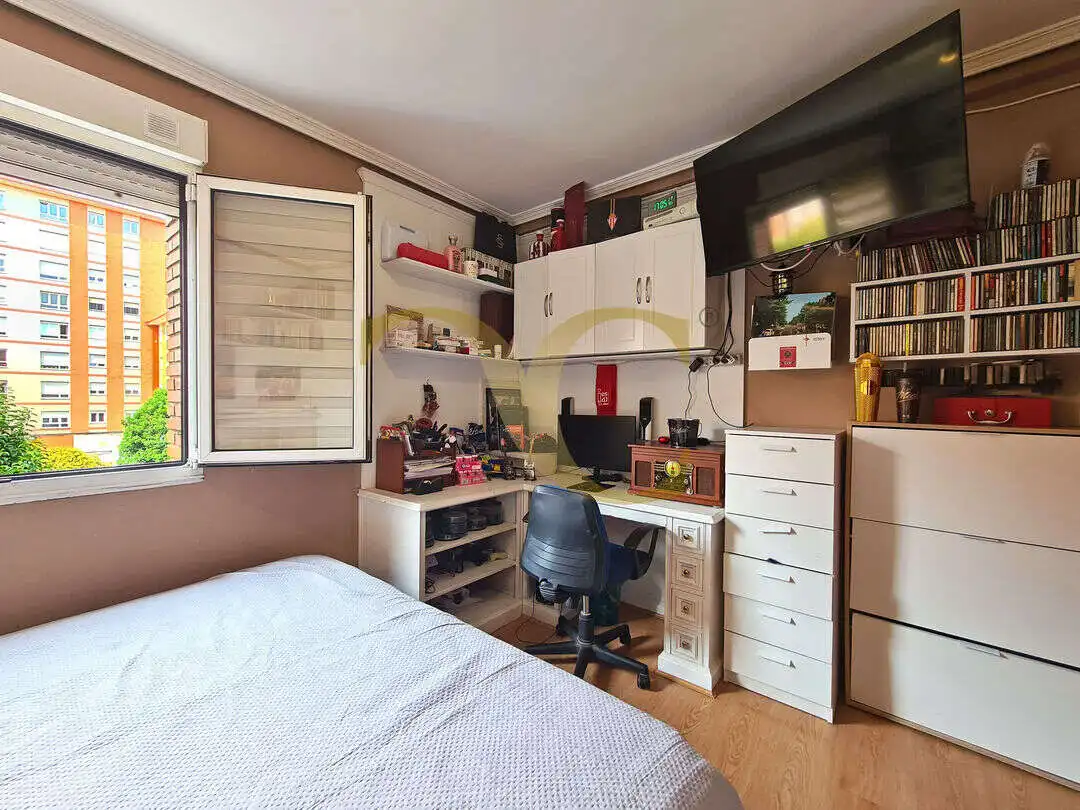 Schlafzimmer von Wohnung zum Verkauf in Gijón  mit Heizung und Möbliert
