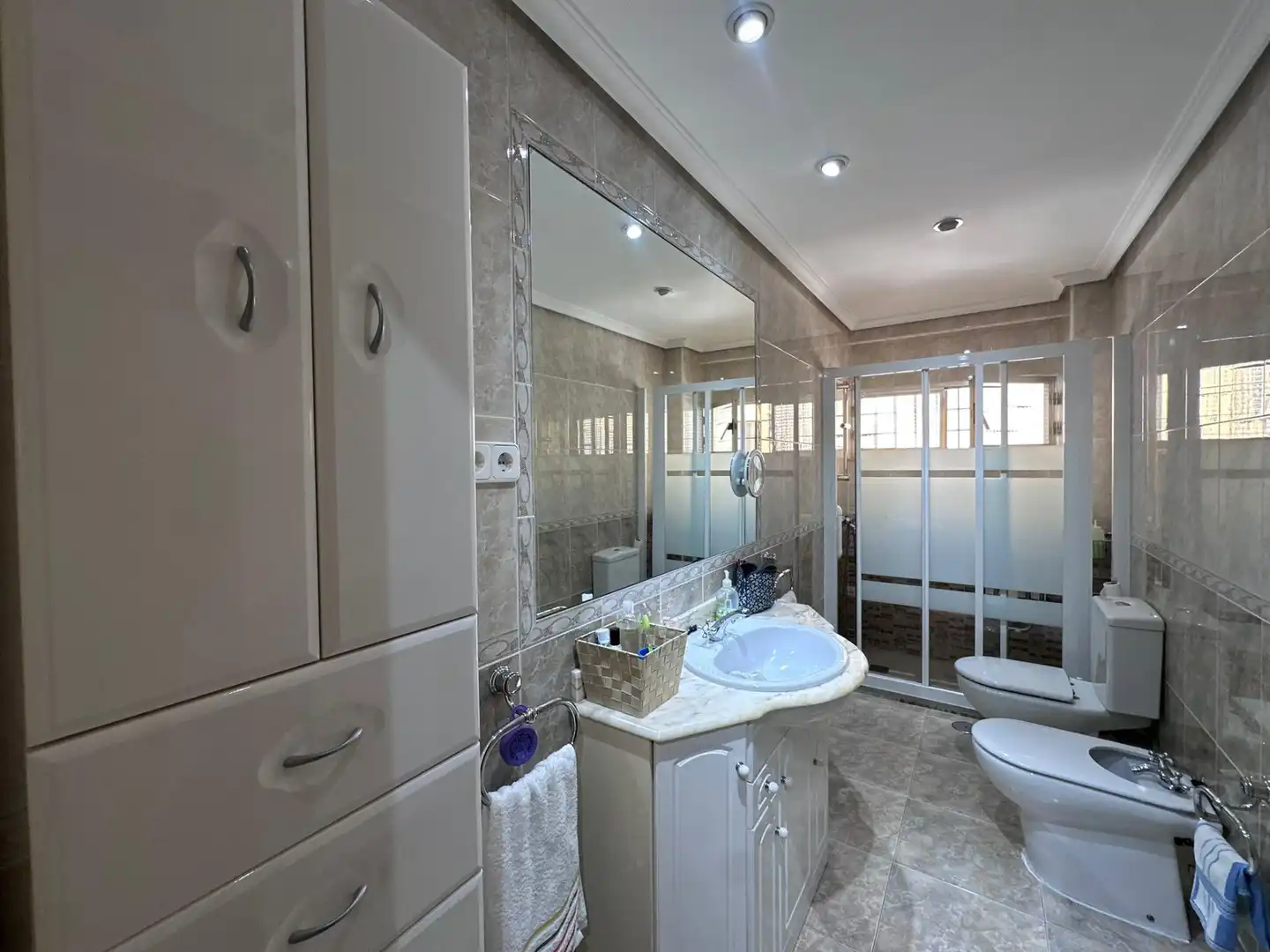 Baño de Piso en venta en Madrid con Calefacción, Parquet y Terraza