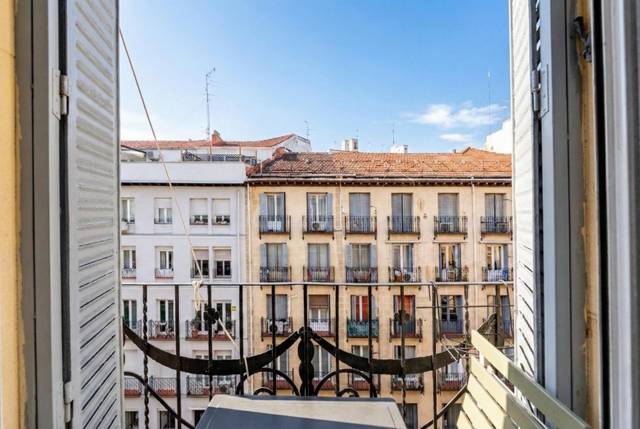 Piso en Venta en Calle PONZANO en Ríos Rosas - Nuevos Ministerios